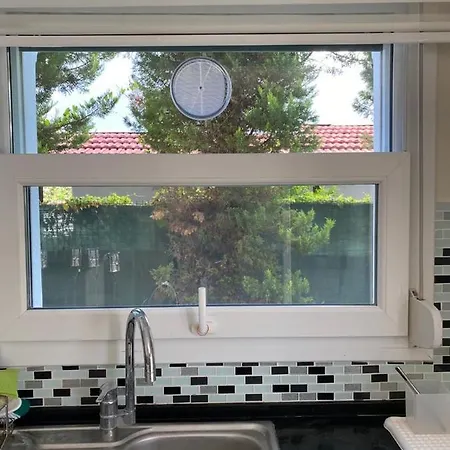 Gepflegte Mit Eigenem Pool Auf 370m² Und 2 Minuten Fussweg Zum Strand * أورلا
