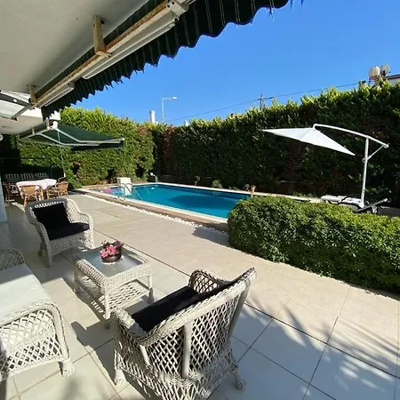 Gepflegte Mit Eigenem Pool Auf 370m² Und 2 Minuten Fussweg Zum Strand فيلة *