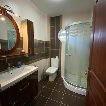 Gepflegte Mit Eigenem Pool Auf 370m² Und 2 Minuten Fussweg Zum Strand