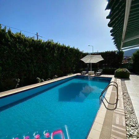 Gepflegte Mit Eigenem Pool Auf 370m² Und 2 Minuten Fussweg Zum Strand فيلة