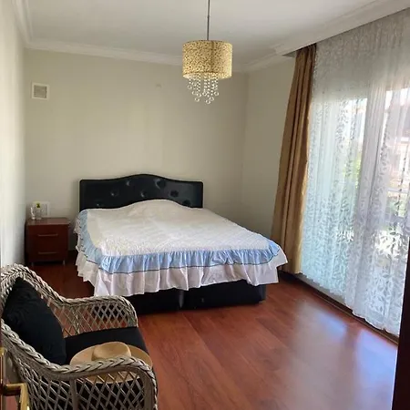 Gepflegte Mit Eigenem Pool Auf 370m² Und 2 Minuten Fussweg Zum Strand أورلا